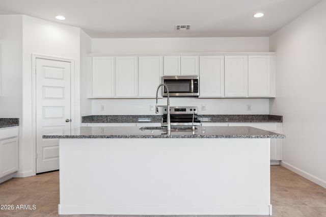35810 N Pumpkin Drive, San Tan Valley, AZ 85140