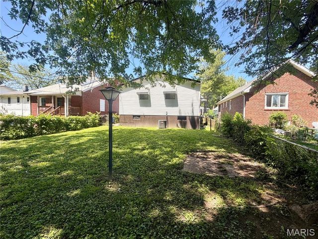 7040 Julian Avenue, University City, MO 63130