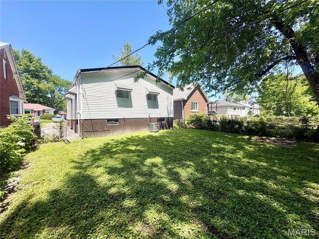 7040 Julian Avenue, University City, MO 63130