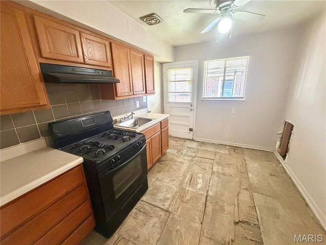 7040 Julian Avenue, University City, MO 63130