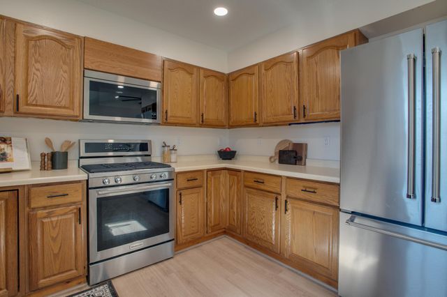 2808 38th Avenue S, Fargo, ND 58104