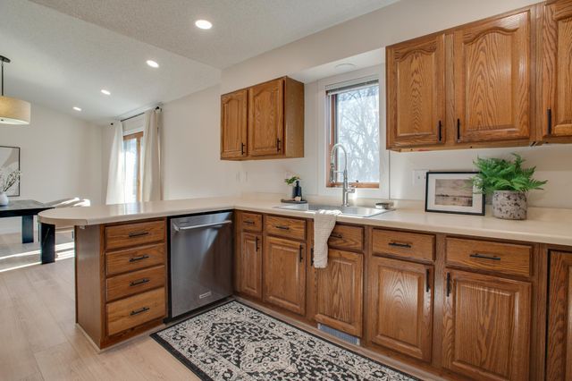 2808 38th Avenue S, Fargo, ND 58104