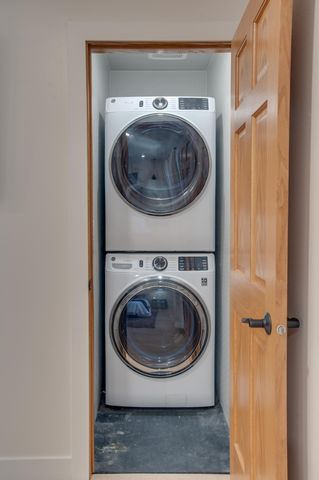 2808 38th Avenue S, Fargo, ND 58104