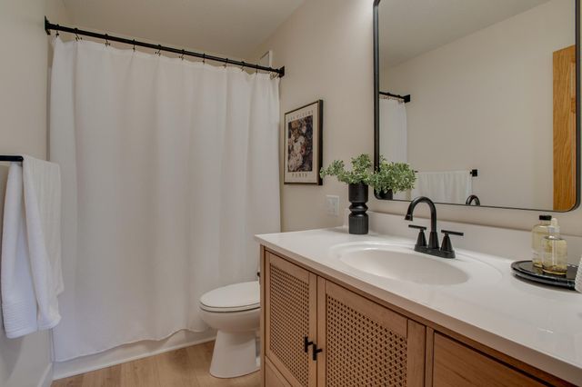 2808 38th Avenue S, Fargo, ND 58104