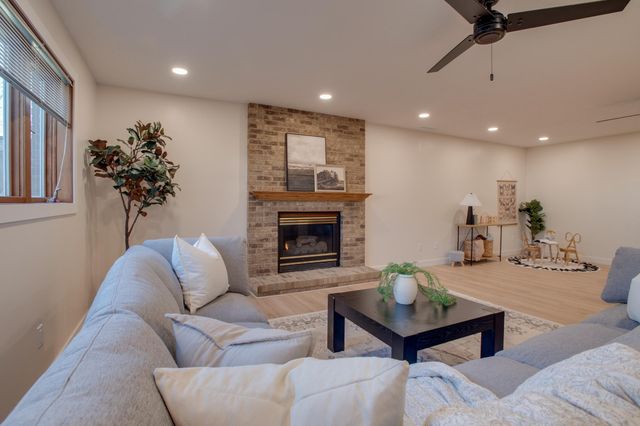 2808 38th Avenue S, Fargo, ND 58104