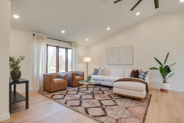 2808 38th Avenue S, Fargo, ND 58104