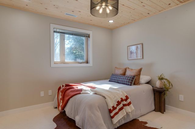 2808 38th Avenue S, Fargo, ND 58104