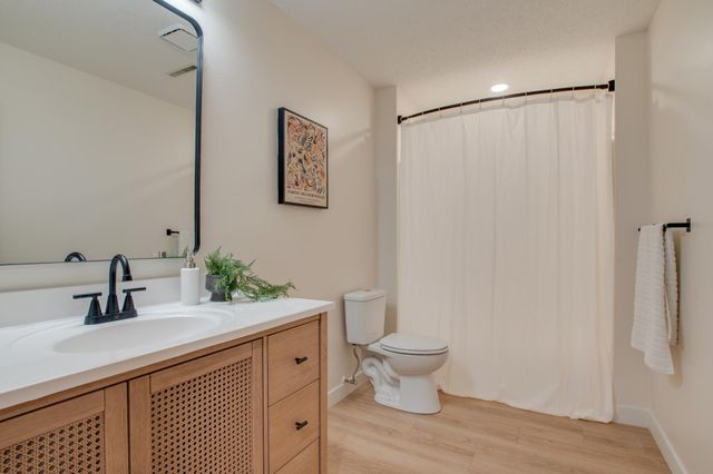 2808 38th Avenue S, Fargo, ND 58104