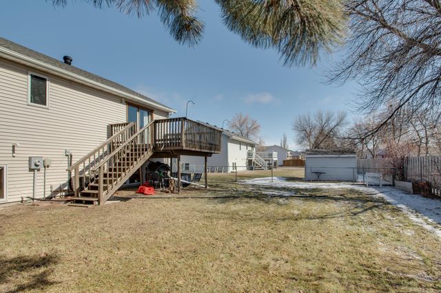2808 38th Avenue S, Fargo, ND 58104