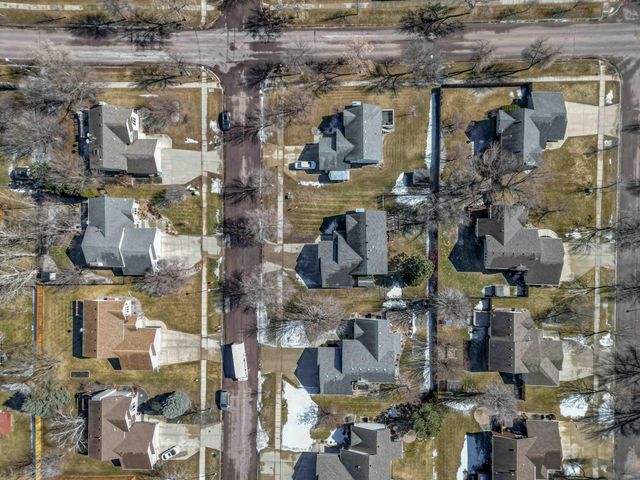 2808 38th Avenue S, Fargo, ND 58104