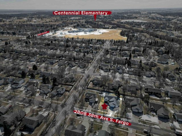2808 38th Avenue S, Fargo, ND 58104