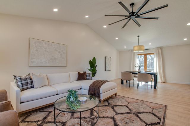 2808 38th Avenue S, Fargo, ND 58104