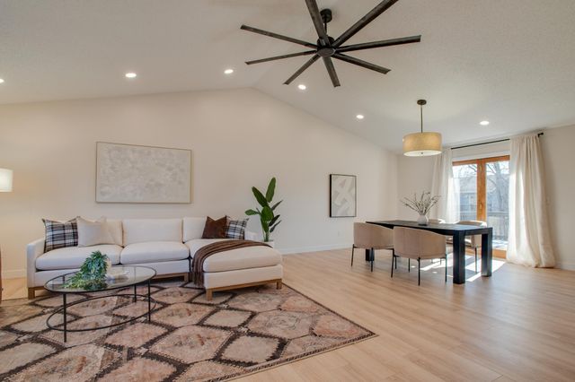 2808 38th Avenue S, Fargo, ND 58104