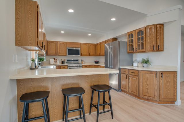 2808 38th Avenue S, Fargo, ND 58104