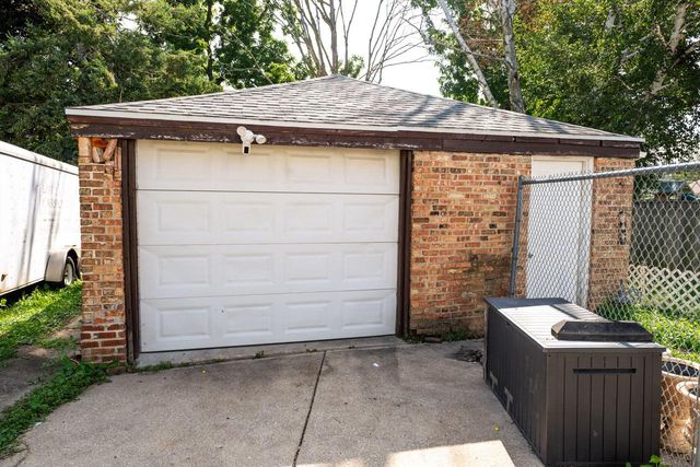 611 West BOULEVARD, Racine, WI 53405