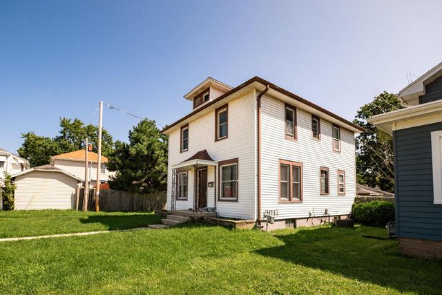 611 West BOULEVARD, Racine, WI 53405