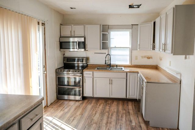 611 West BOULEVARD, Racine, WI 53405