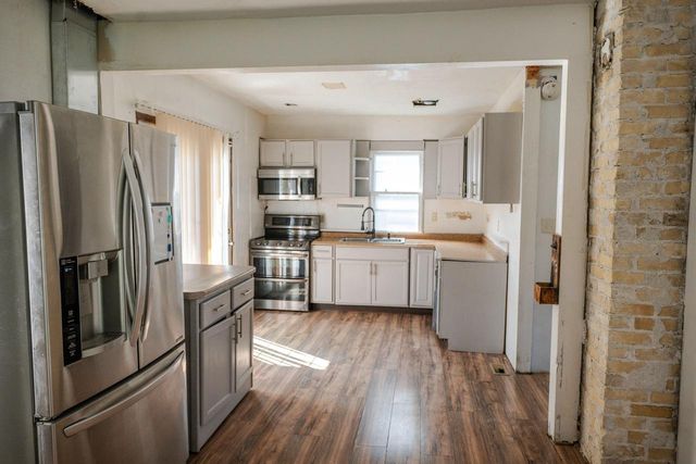611 West BOULEVARD, Racine, WI 53405