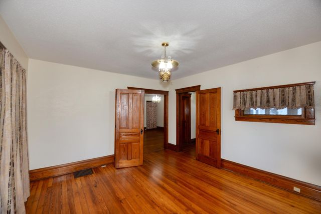 1008 Oak Street, Niles City, MI 49120