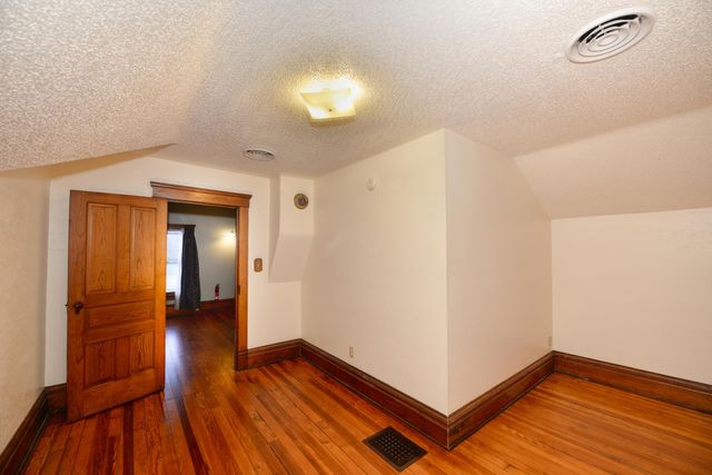 1008 Oak Street, Niles City, MI 49120