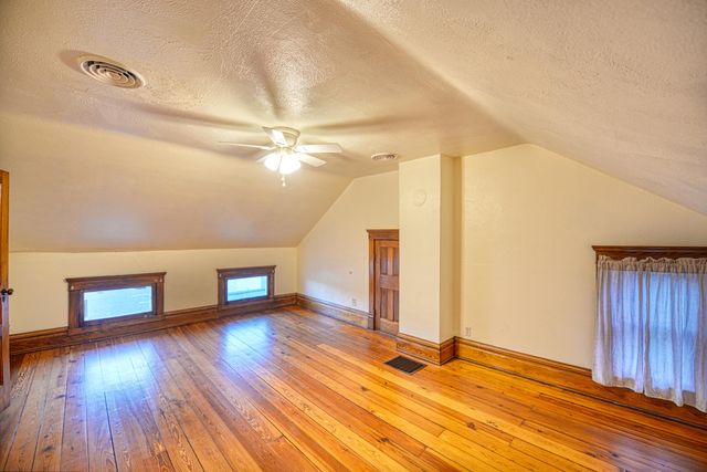 1008 Oak Street, Niles City, MI 49120