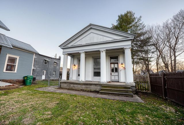 1008 Oak Street, Niles City, MI 49120