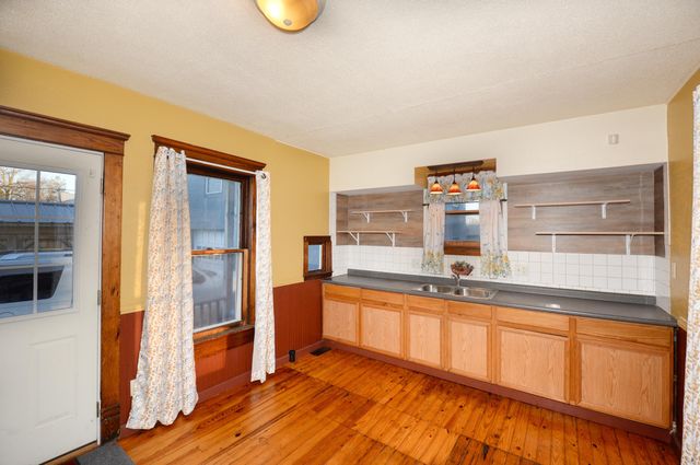 1008 Oak Street, Niles City, MI 49120