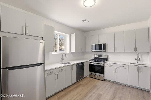 109 Legacy Court, Lakewood, NJ 08701