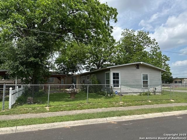 726 Southcross, San Antonio, TX 78211