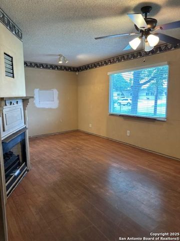 726 Southcross, San Antonio, TX 78211