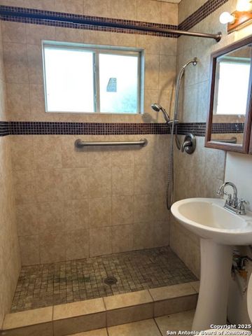 726 Southcross, San Antonio, TX 78211