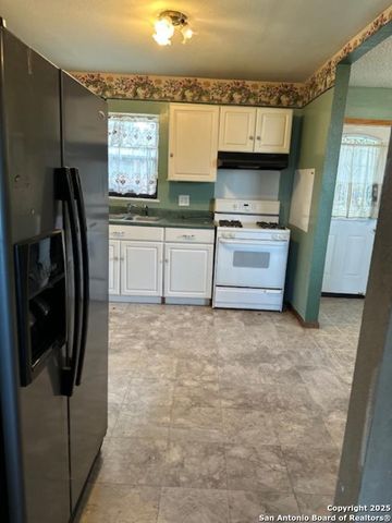 726 Southcross, San Antonio, TX 78211