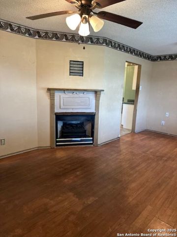 726 Southcross, San Antonio, TX 78211