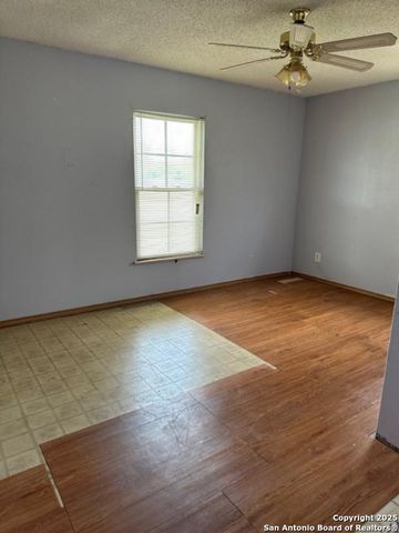 726 Southcross, San Antonio, TX 78211
