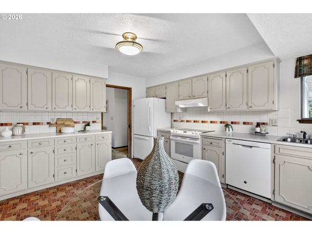 18200 Nw CORINTHIAN St, Portland, OR 97229