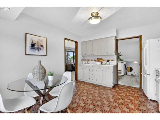 18200 Nw CORINTHIAN St, Portland, OR 97229