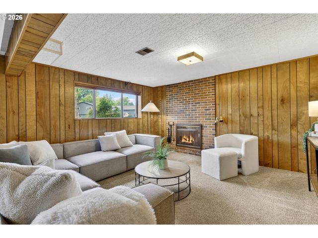 18200 Nw CORINTHIAN St, Portland, OR 97229