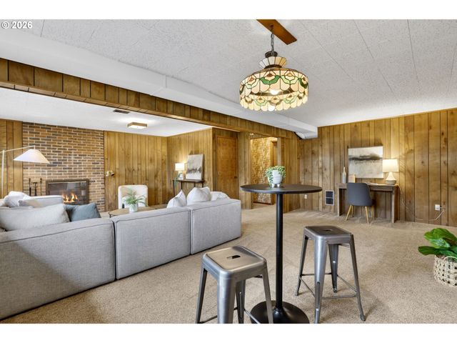 18200 Nw CORINTHIAN St, Portland, OR 97229