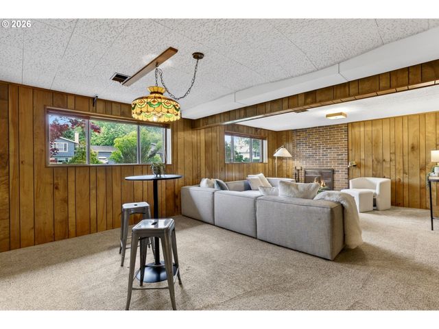 18200 Nw CORINTHIAN St, Portland, OR 97229