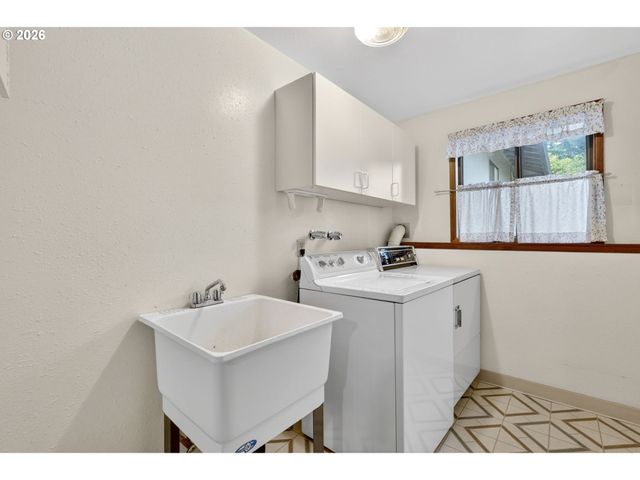 18200 Nw CORINTHIAN St, Portland, OR 97229