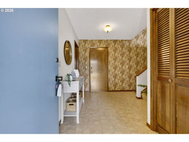 18200 Nw CORINTHIAN St, Portland, OR 97229