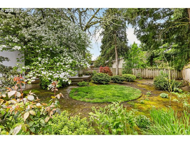 18200 Nw CORINTHIAN St, Portland, OR 97229