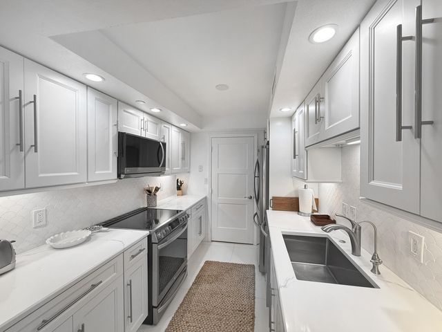 3000 N Ocean Drive 20-G, Singer Island, FL 33404