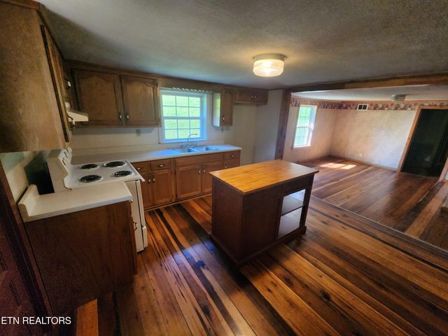 835 Nance Rd, Rutledge, TN 37861