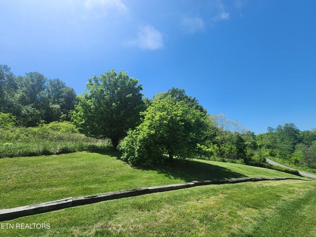 835 Nance Rd, Rutledge, TN 37861