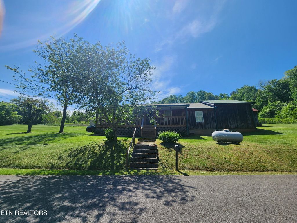 835 Nance Rd, Rutledge, TN 37861