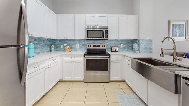 7650 Sir Kaufmann Court, Kissimmee, FL 34747