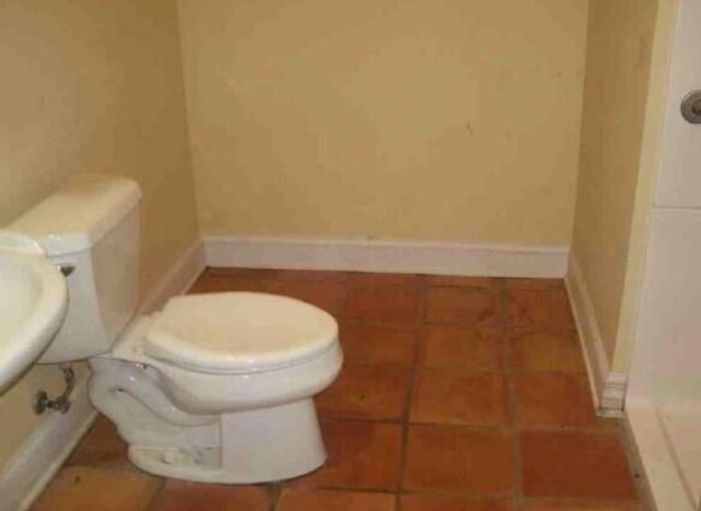 54 Hideaway LN, Moneta, VA 24121