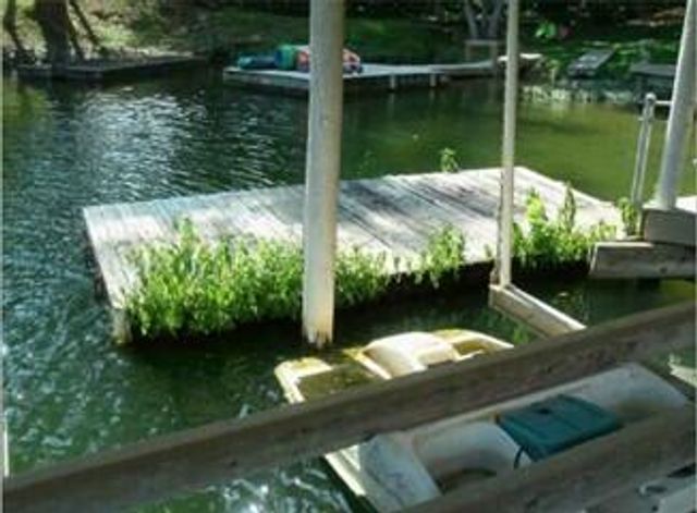 54 Hideaway LN, Moneta, VA 24121