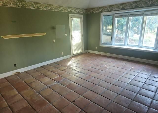 54 Hideaway LN, Moneta, VA 24121